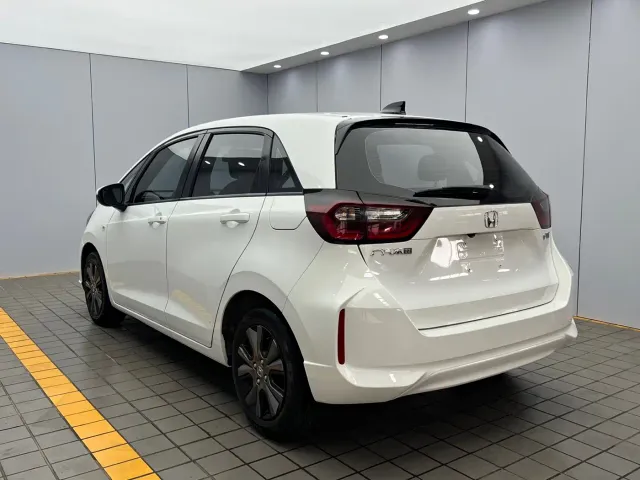 Honda Fit — Фото автомобиля 4