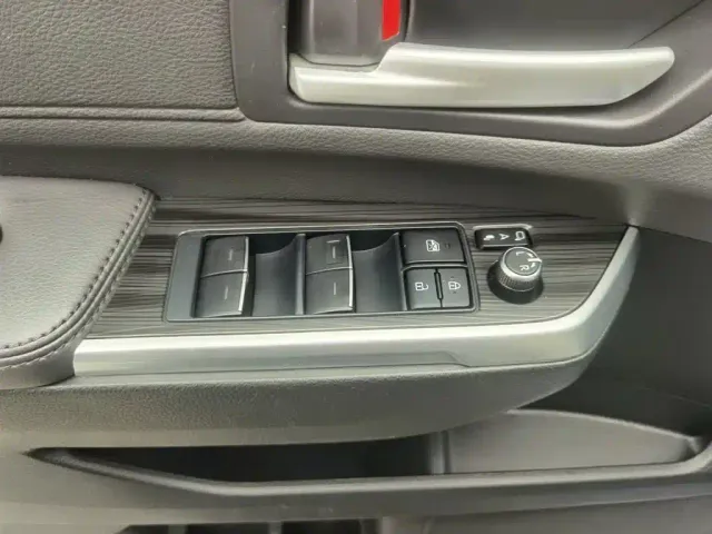 Toyota Sienna — Фото автомобиля 9