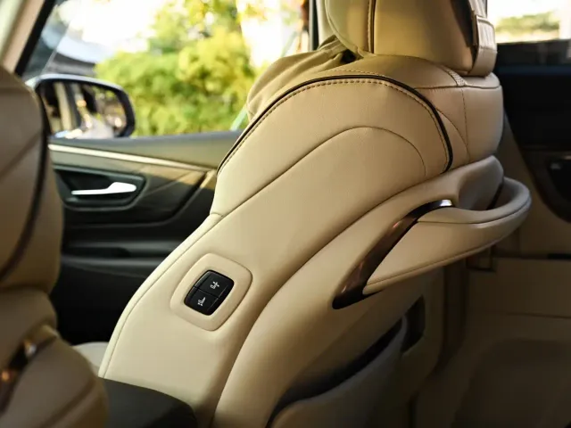 Toyota Alphard — Фото автомобиля 16
