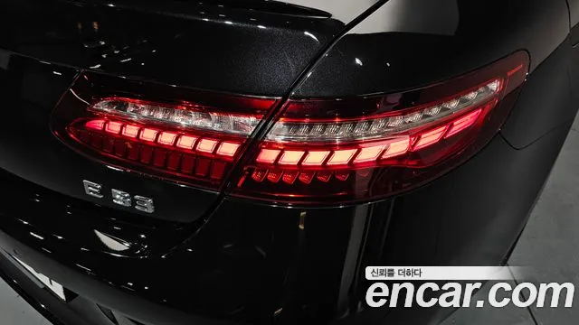 Mercedes-Benz E-Class — Фото автомобиля 5
