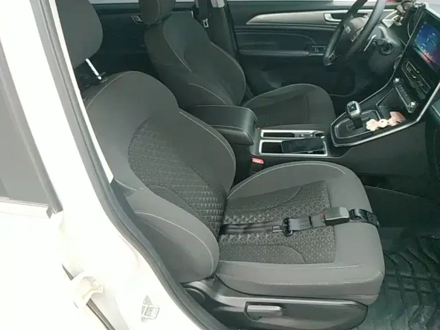 Haval M6 — Фото автомобиля 24