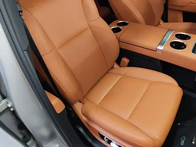 Li Auto L9 — Фото автомобиля 24