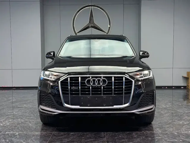 Audi Q7 — Фото автомобиля 2