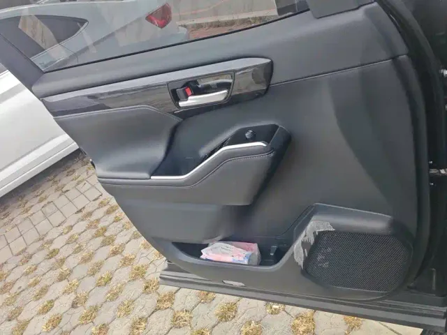 Toyota Crown Kluger — Фото автомобиля 7