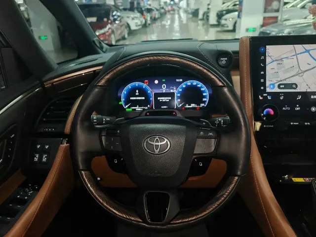 Toyota Alphard — Фото автомобиля 11