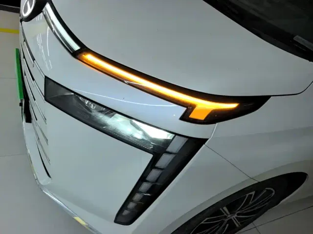 GAC Trumpchi E8 — Фото автомобиля 23