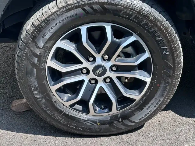Ford Ranger — Фото автомобиля 3