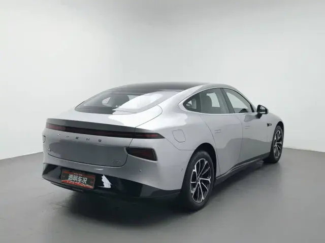 Xpeng P7 — Фото автомобиля 2