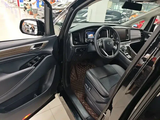 GAC Trumpchi M8 — Фото автомобиля 15