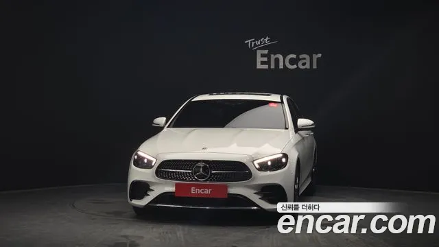 Mercedes-Benz E-Class — Фото автомобиля 2