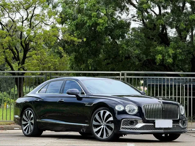 Bentley Flying Spur — Фото автомобиля 3