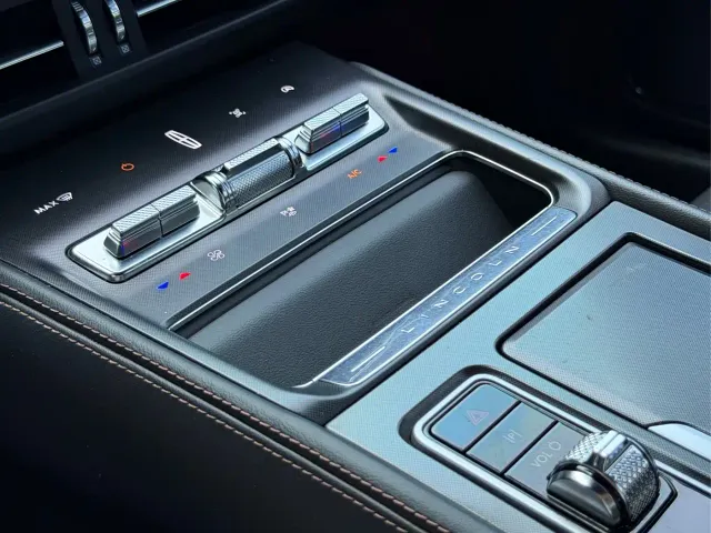 Lincoln Z — Фото автомобиля 13