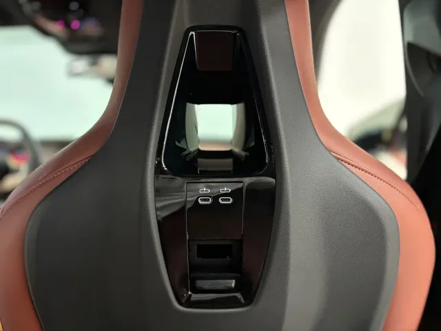 BMW iX M60 — Фото автомобиля 16