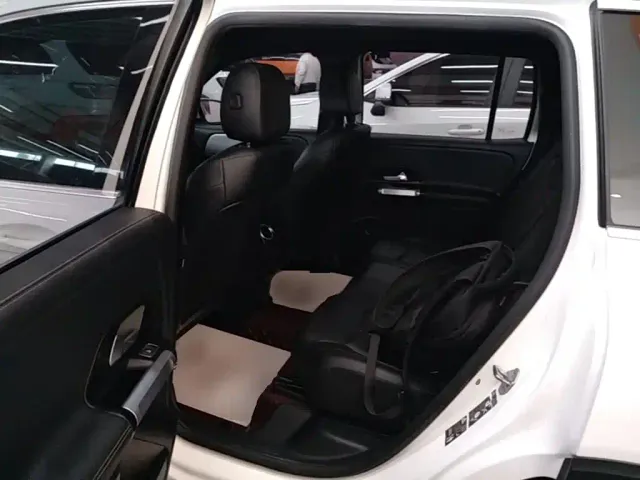 Mercedes-Benz GLB-Class — Фото автомобиля 12