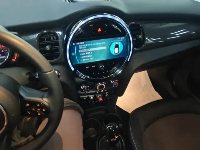 MINI Hatch — Фото автомобиля 12