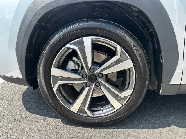 Geely Boyue L — Фото автомобиля 22