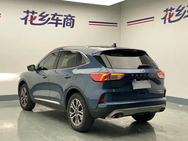 Ford Escape — Фото автомобиля 2