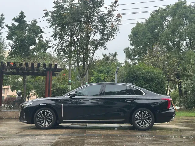 Hongqi H5 — Фото автомобиля 4