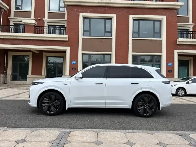 Li Auto L7 — Фото автомобиля 3