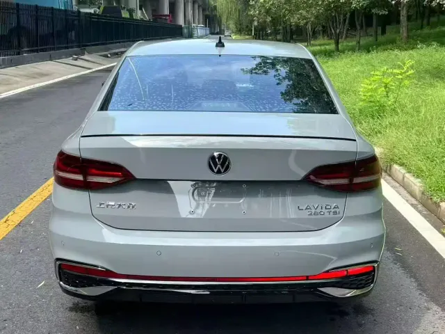 Volkswagen Lavida — Фото автомобиля 8