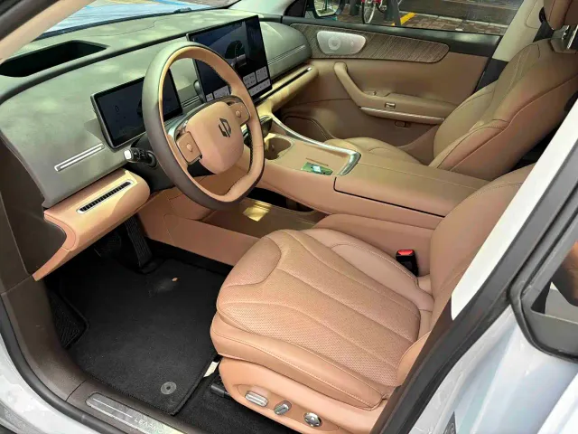 Leapmotor C11 — Фото автомобиля 7