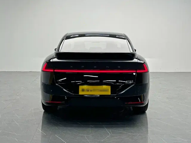 Xpeng P7+ — Фото автомобиля 5