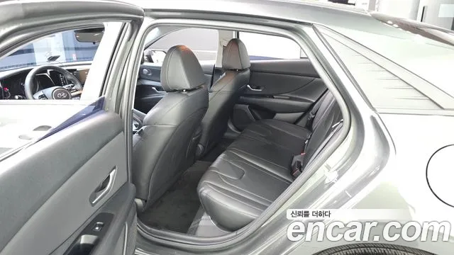 Hyundai AVANTE Avante (CN7) — Фото автомобиля 11