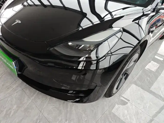 Tesla Model 3 — Фото автомобиля 23