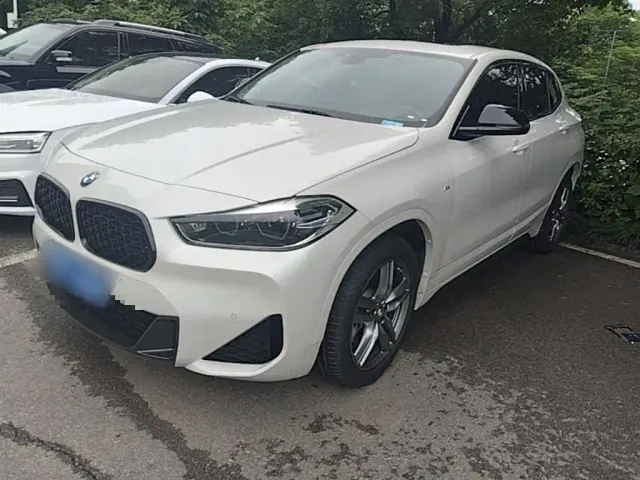 Фотография автомобиля — BMW X2