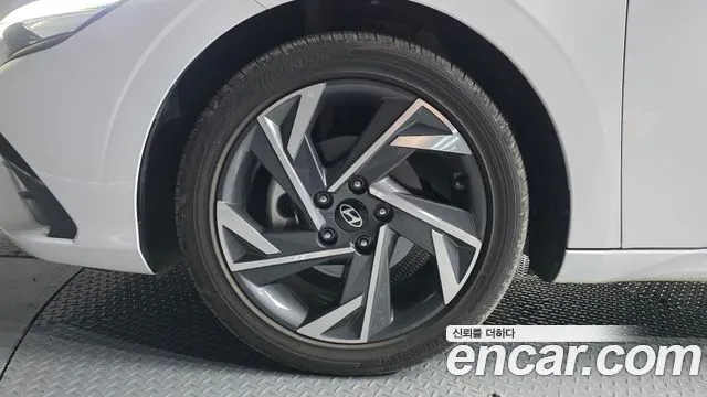 Hyundai AVANTE Новый Avante (CN7) — Фото автомобиля 5