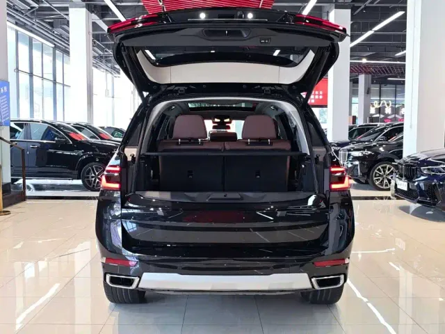 BMW X7 — Фото автомобиля 8