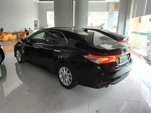 Toyota Camry — Фото автомобиля 4