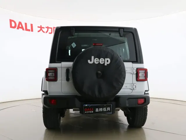 Jeep Wrangler — Фото автомобиля 13