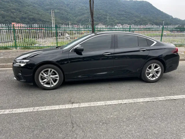 Buick Regal — Фото автомобиля 3