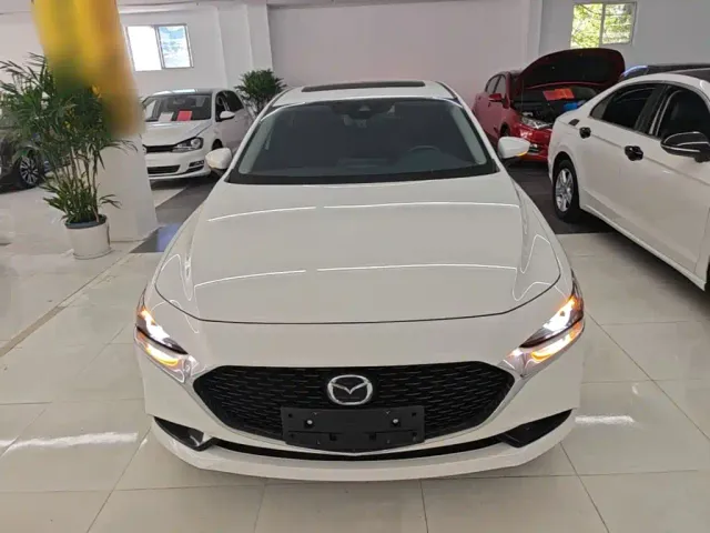 Mazda Axela — Фото автомобиля 2