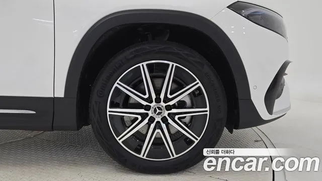 Mercedes-Benz EQB — Фото автомобиля 5