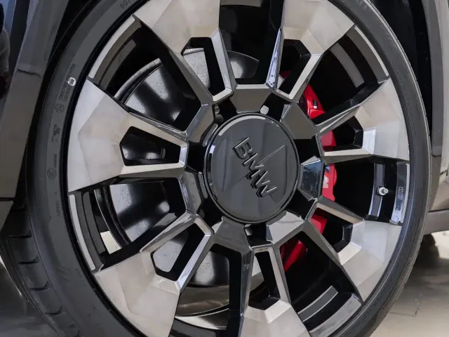 BMW XM — Фото автомобиля 12