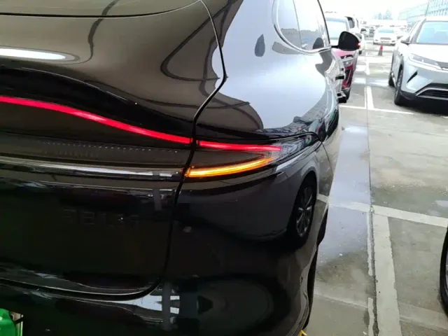 IM Motors LS6 — Фото автомобиля 7