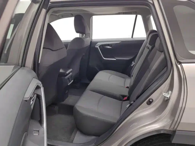 Toyota RAV4 — Фото автомобиля 15
