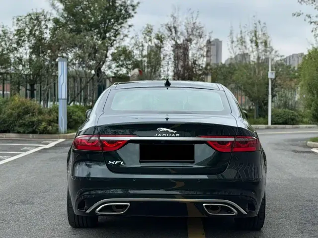Jaguar XFL — Фото автомобиля 15
