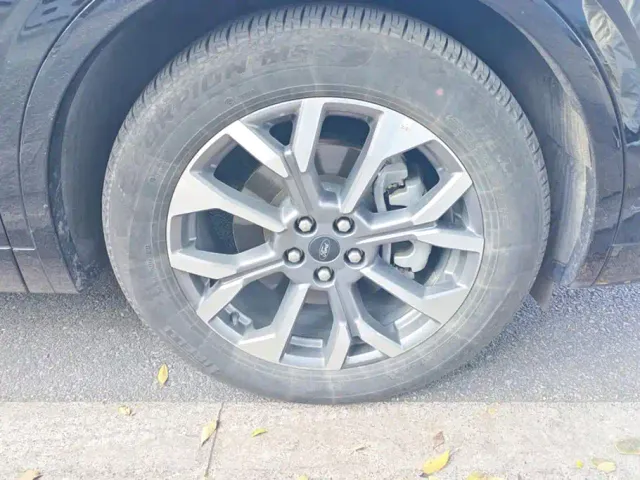 Ford Edge — Фото автомобиля 6