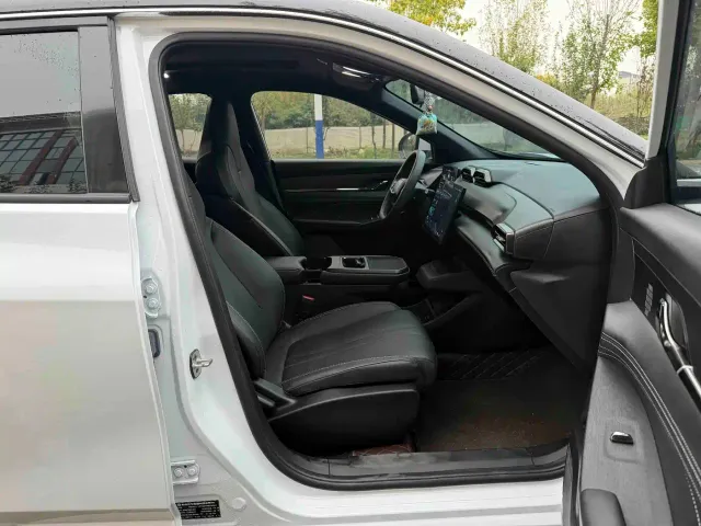 Dongfeng Fengshen L7 — Фото автомобиля 12