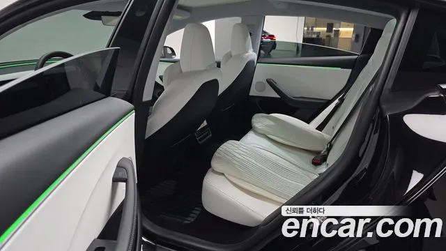 Tesla Model 3 — Фото автомобиля 25
