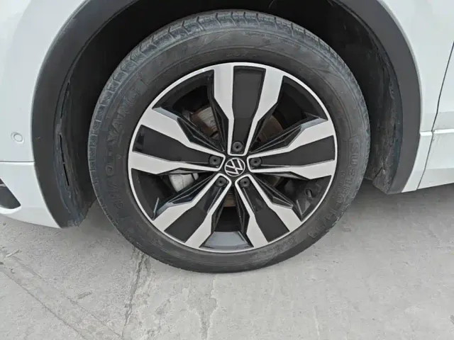 Volkswagen Tiguan L — Фото автомобиля 22