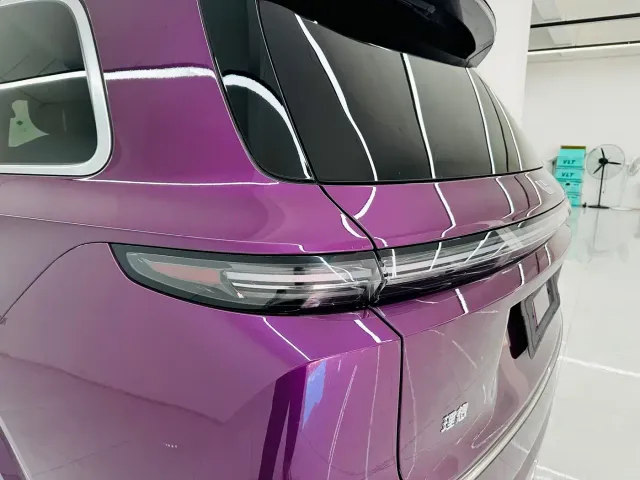 Li Auto L9 — Фото автомобиля 20
