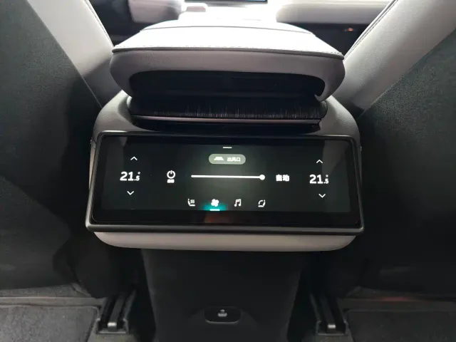Nio EC6 — Фото автомобиля 10