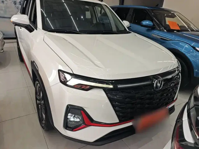 Changan CS35 Plus — Фото автомобиля 2