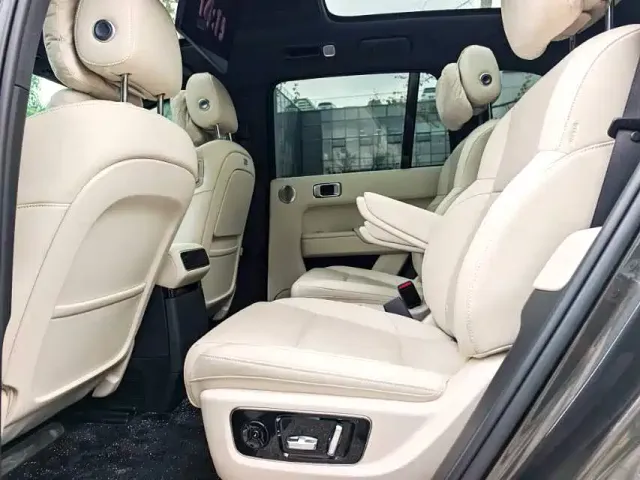 Li Auto L8 — Фото автомобиля 3