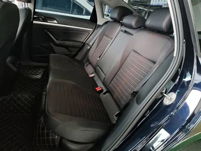 Volkswagen Lavida — Фото автомобиля 16
