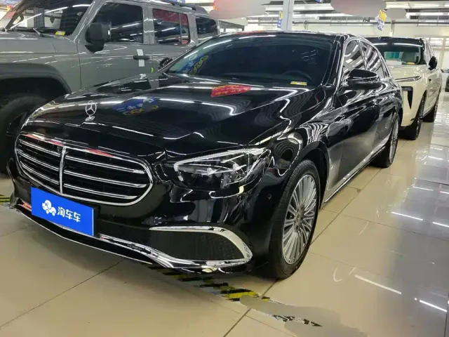 Фотография автомобиля — Mercedes-Benz E-Class
